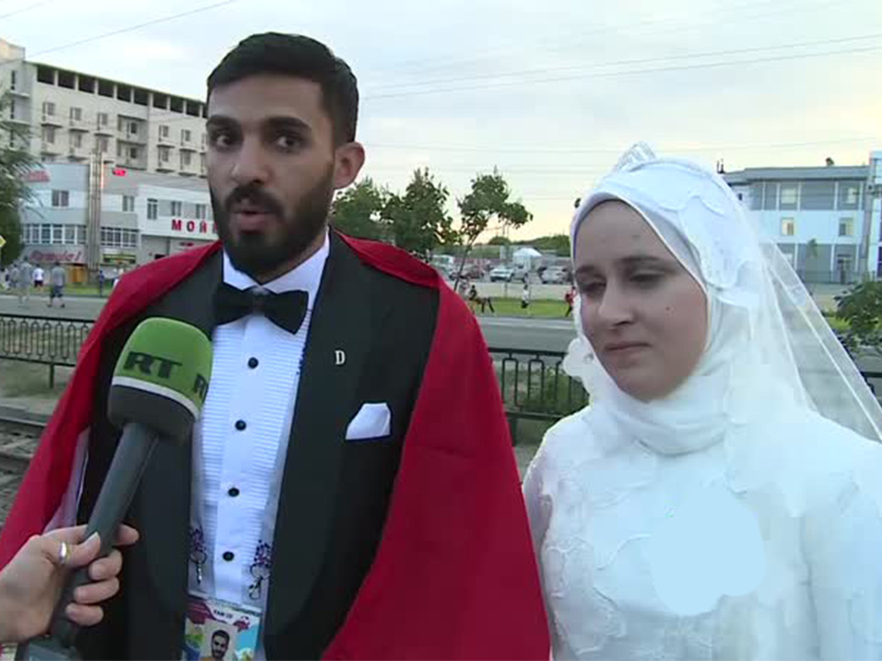 بالفيديو: زفاف مصري في المونديال!